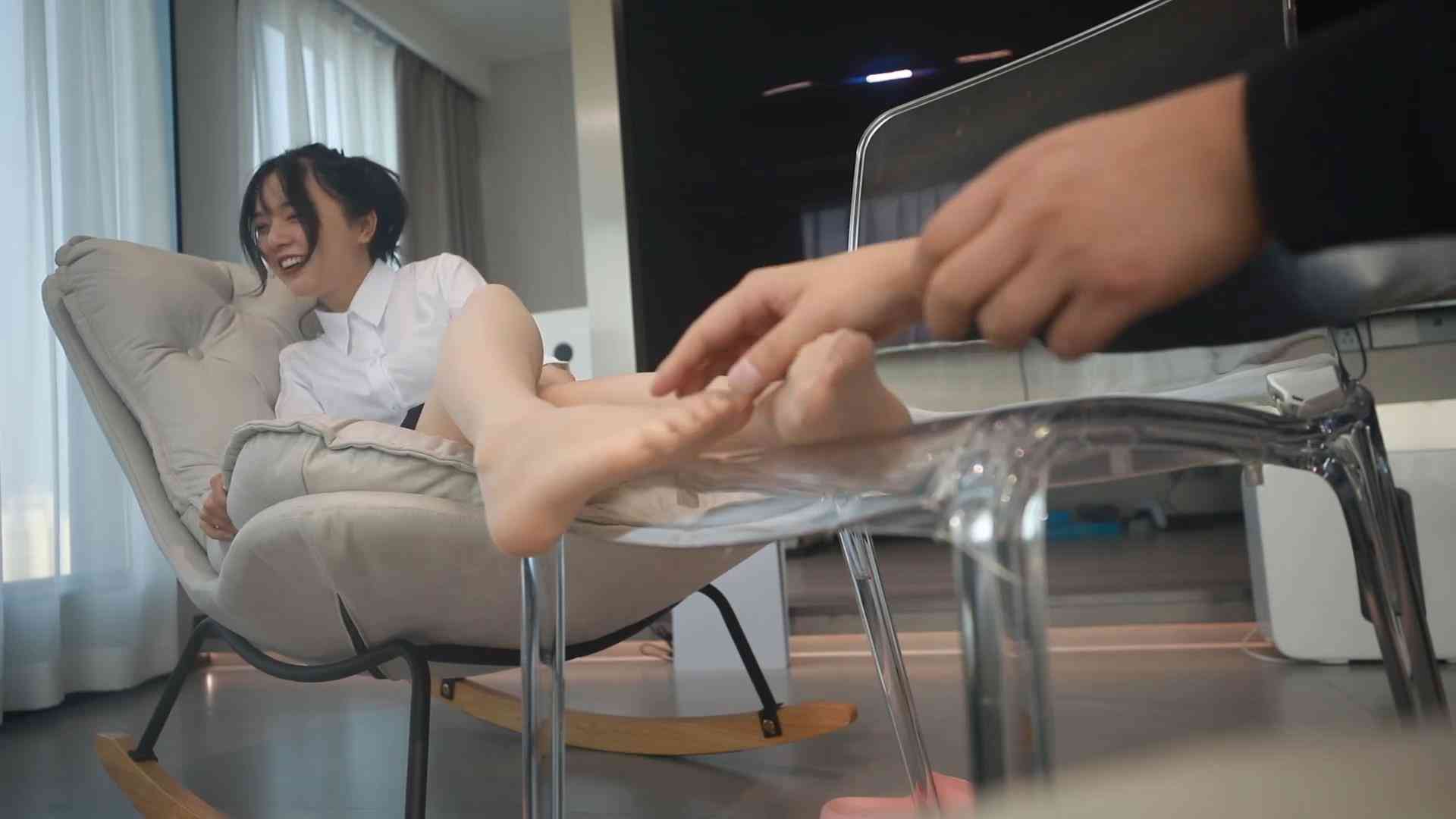 梦丝女神玥玥肉丝tk原声[00_07_27][20250721-172046].jpg