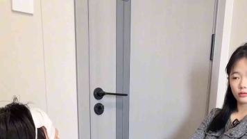 【chnnsct1818】新作！高颜值小妹强迫女同学tian自己的脚