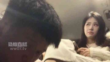 【小饭团】强推！在市中心户外开发素人美女小组姐tian脚