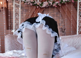 玩挠萌妹各种丝袜、祼足，美脚宴